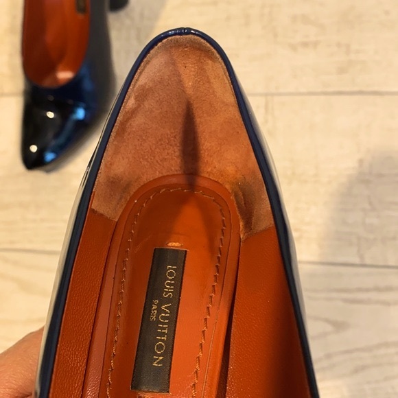 Louis Vuitton Navy Patent Leather Pumps Stilettos Sculptured Heel, Black Cap Toe - Picture 12 of 16